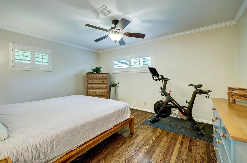 3618 Cloverdale St, Houston TX  77025-4104 exterior