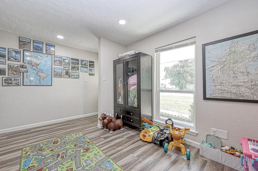 12614 Dermott Dr, Houston TX  77065-2420 exterior