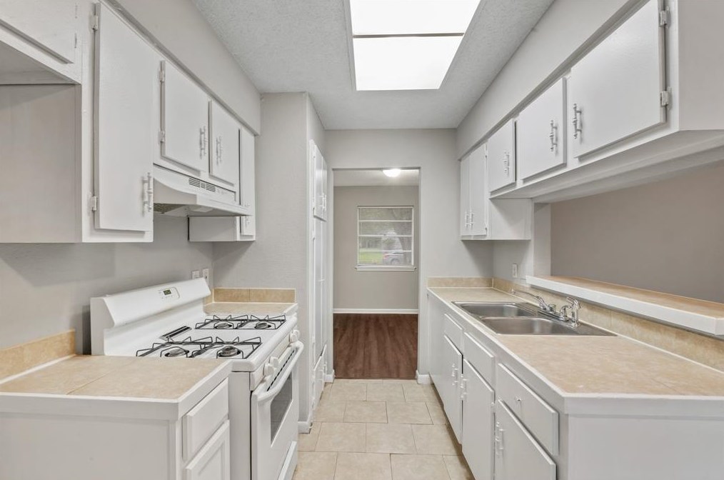 12202 Cape Hyannis Dr, Houston, TX 77048