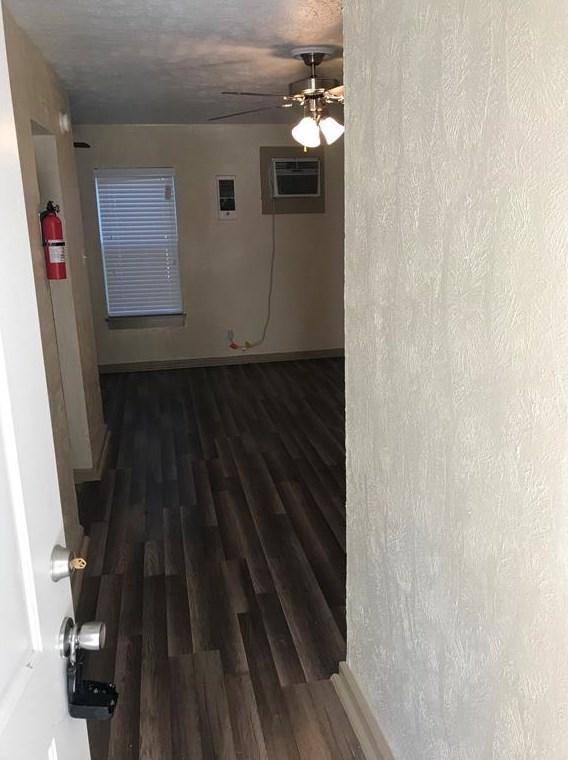1423 Hawthorne St, Houston TX  77006-3775 exterior