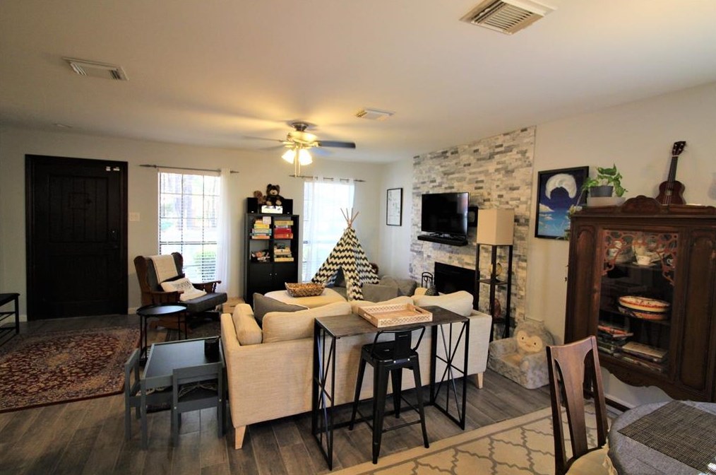 50 Dew Fall Ct, Spring TX  77380-2824 exterior