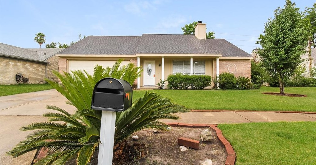 13315 Hampton Falls Dr, Houston, TX 77041