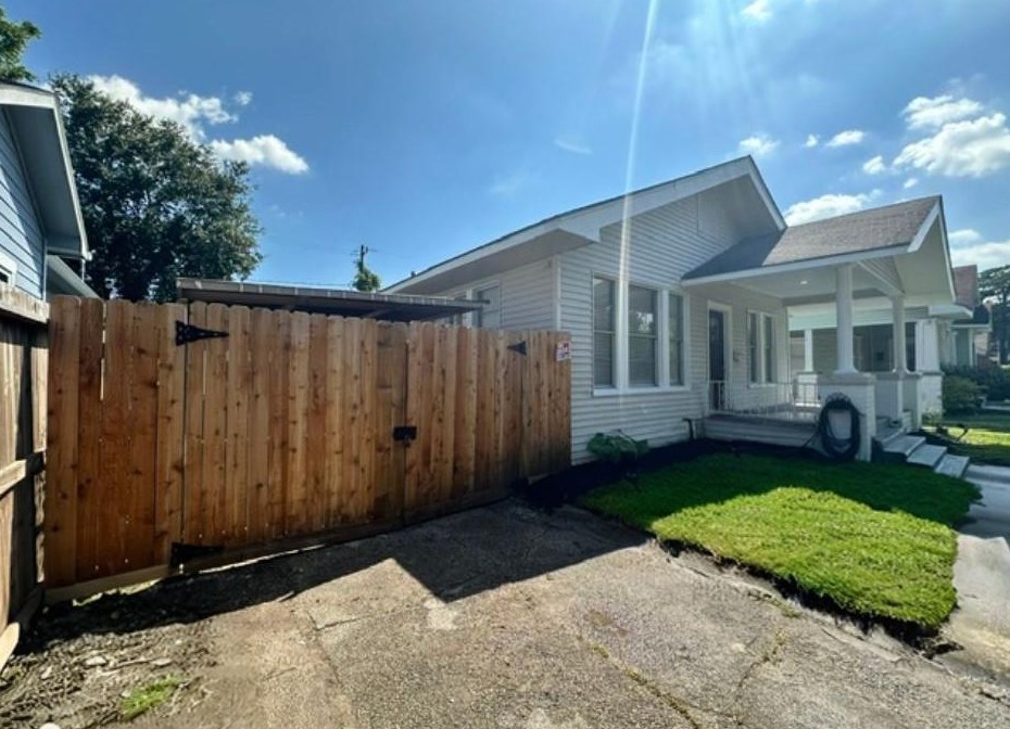 4534 Rusk St, Houston TX  77023-1138 exterior