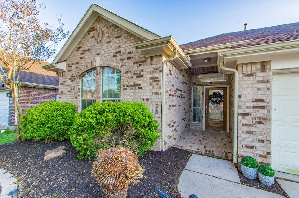 4910 Chase Stone Dr, Bacliff, TX 77518-2508