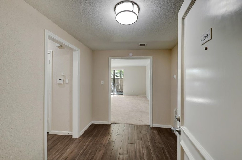 2400 N Braeswood Blvd #109, Houston, TX 77030