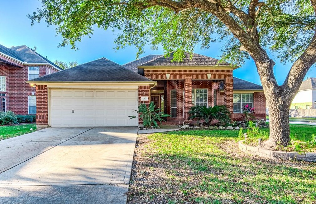 10827 White Oak Trace Dr, Cypress, TX 77429