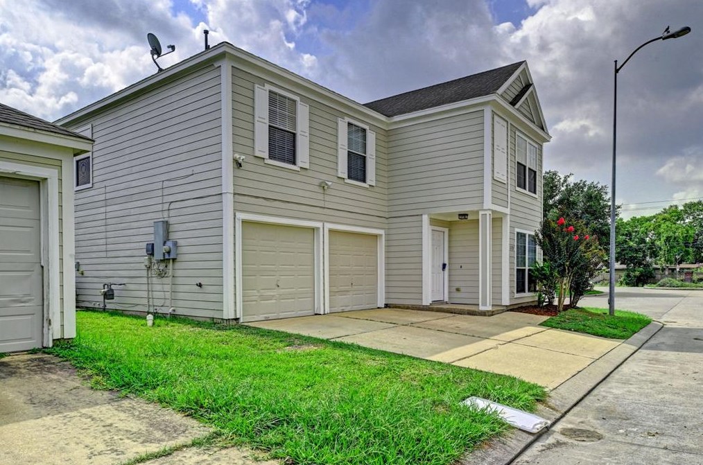 11708 Logan Ridge Dr, Houston, TX 77072-5674