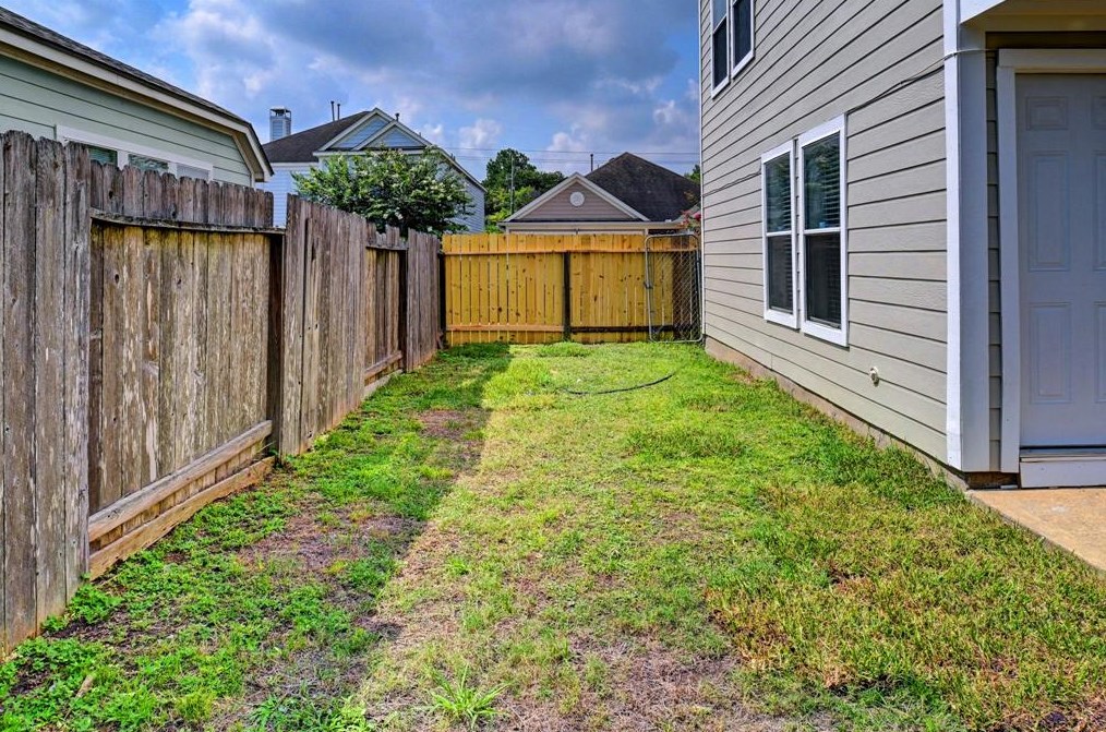 11708 Logan Rdg Dr, Houston TX  77072-5673 exterior