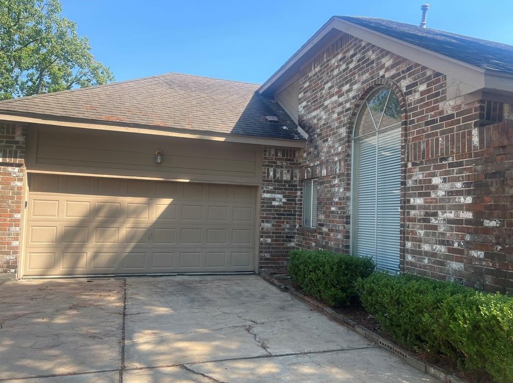 12851 Chamberlain Dr, Houston, TX 77077-3728
