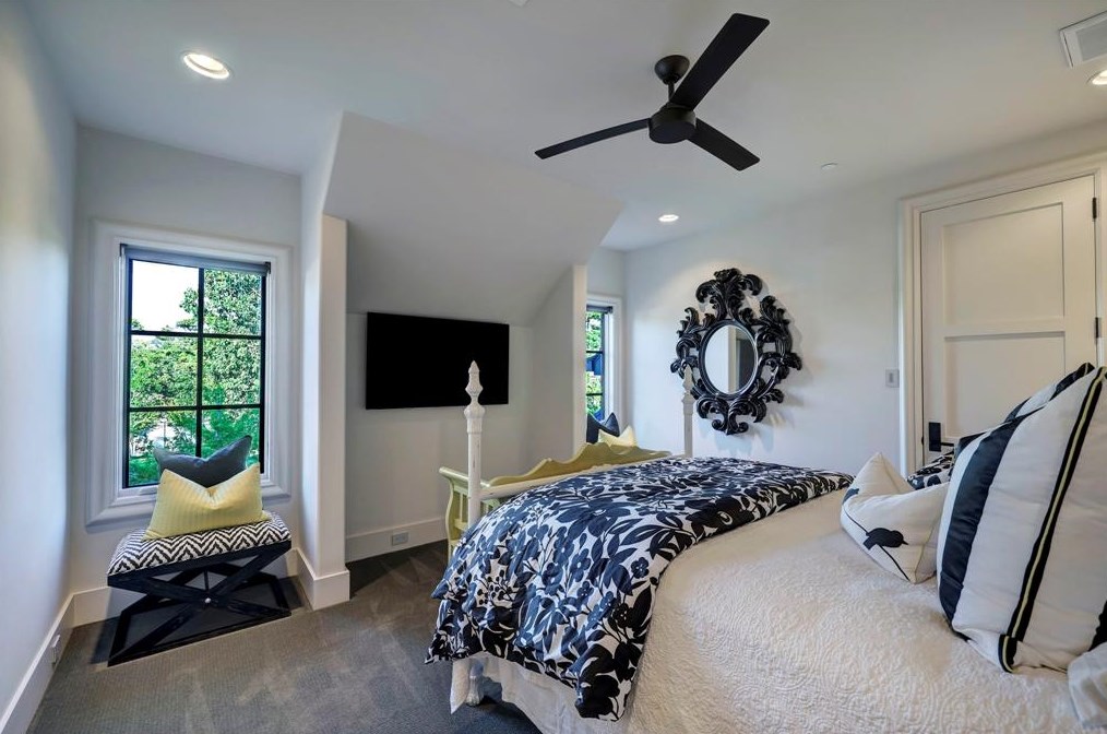 209 Bryn Mawr Cir, Houston TX  exterior