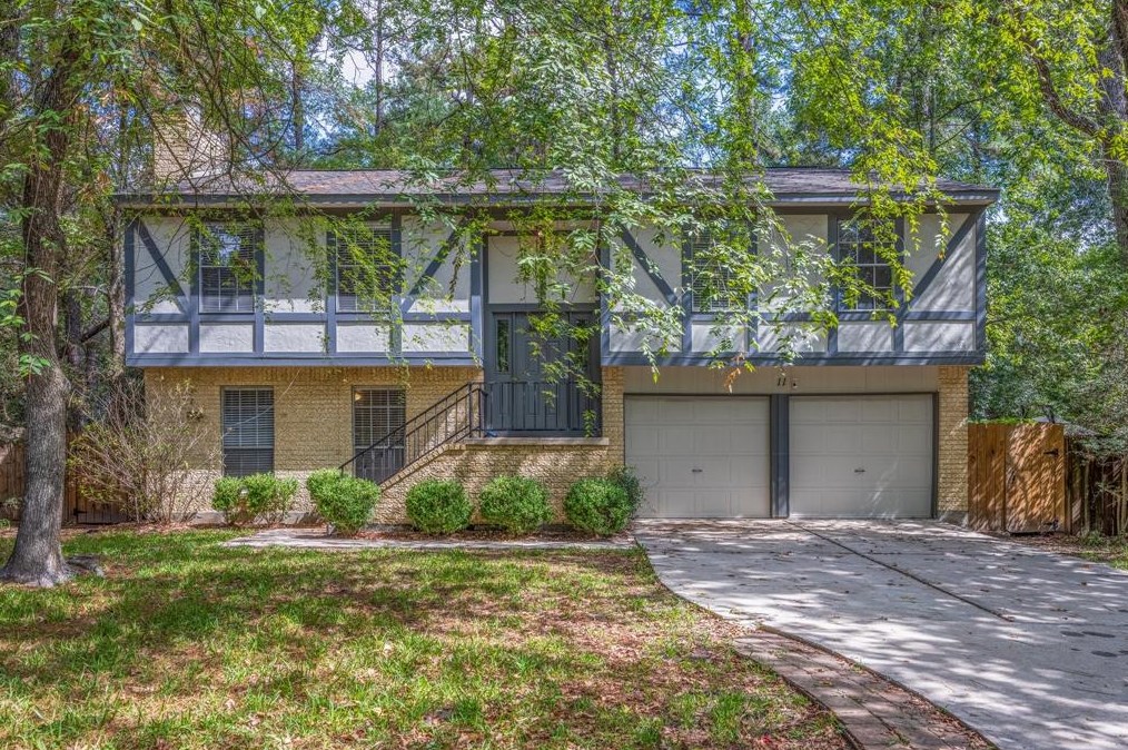 11 Spicebush Ct, Spring, TX 77381-2807