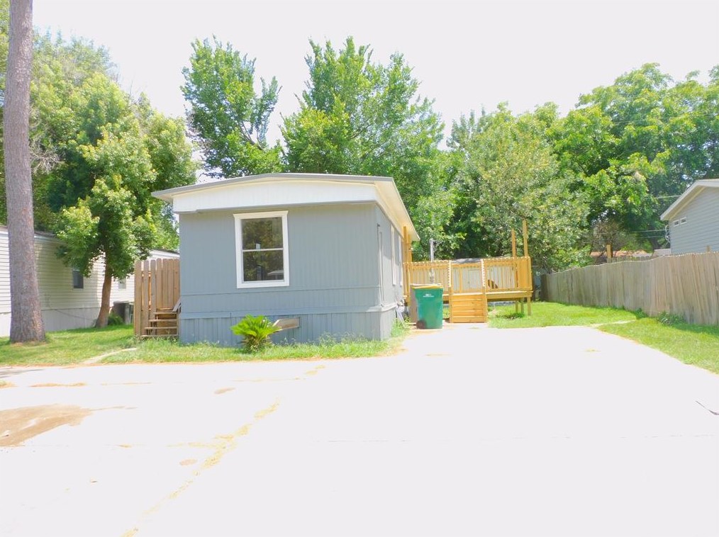 9910 Cedar Landing Dr, Baytown, TX 77521-8955