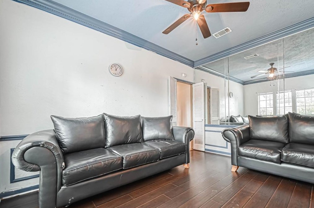 17307 Ponderosa Pne Dr, Houston TX  77090-2057 exterior