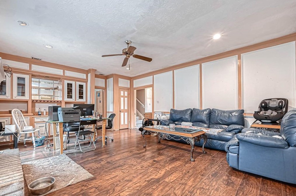 17307 Ponderosa Pne Dr, Houston TX  77090-2057 exterior