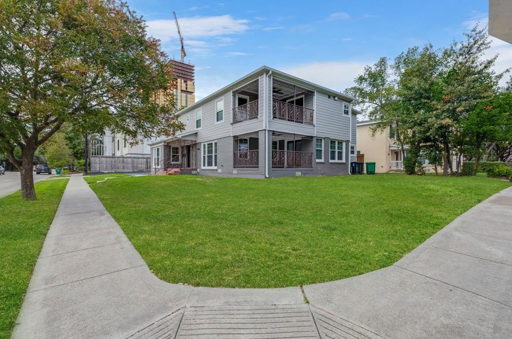 1707 Binz St, Houston, TX 77004-3087