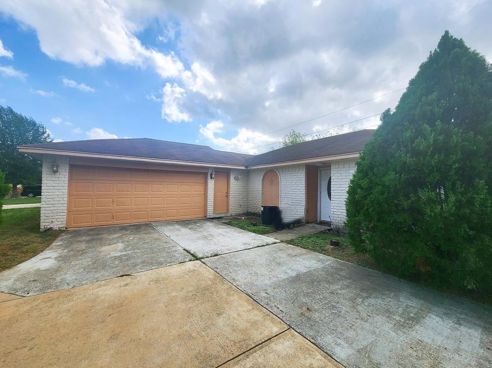 14227 Montaigne Dr, Cypress TX  77429-2585 exterior