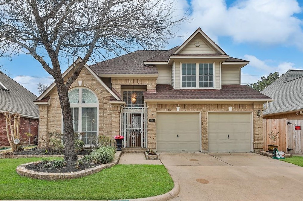 8911 Lawncliff Ln, Houston, TX 77040