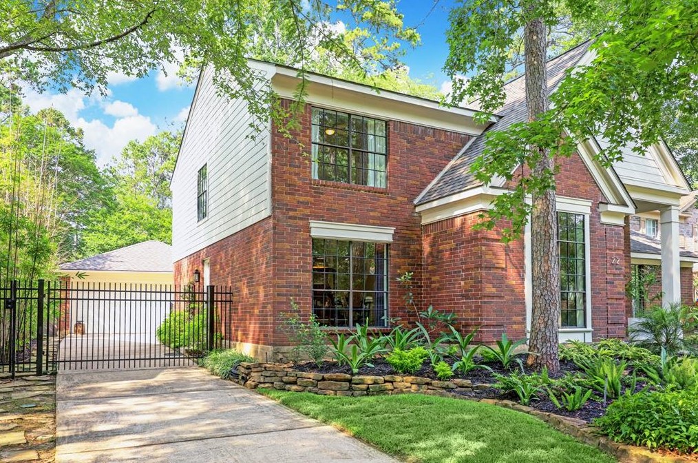 22 Robin Run Dr, Spring, TX 77381-4326