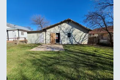 306 E Ida Avenue, Electra, TX 76360 - Photo 2