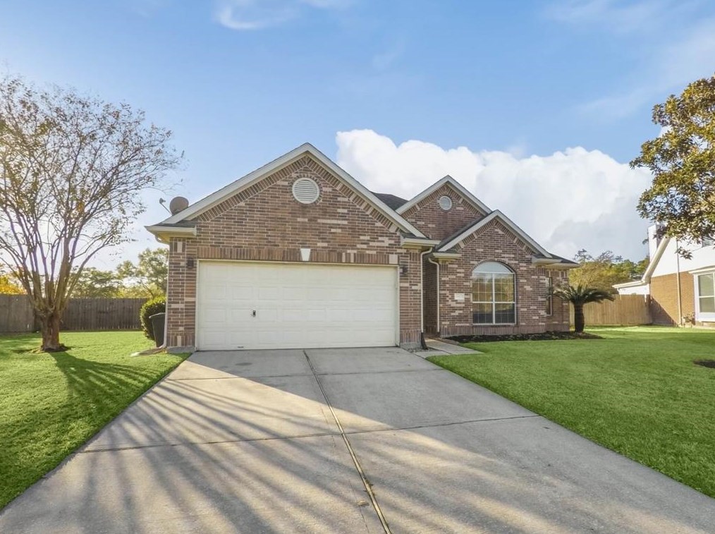 19423 Pinewood Mist Ln, Humble, TX 77346