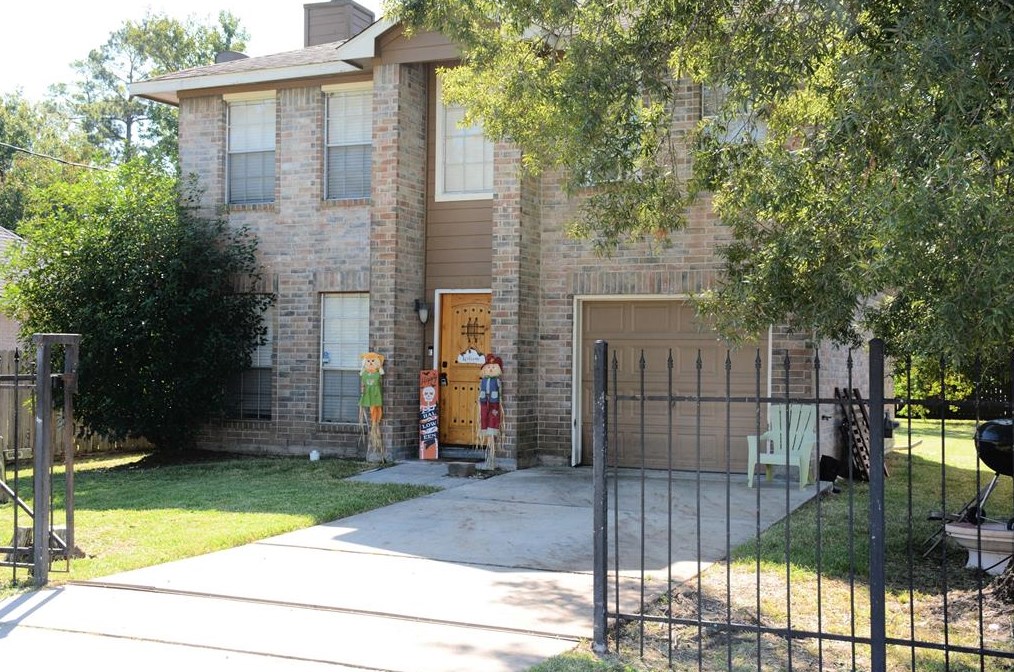 8206 Claiborne St, Houston, TX 77078-2712