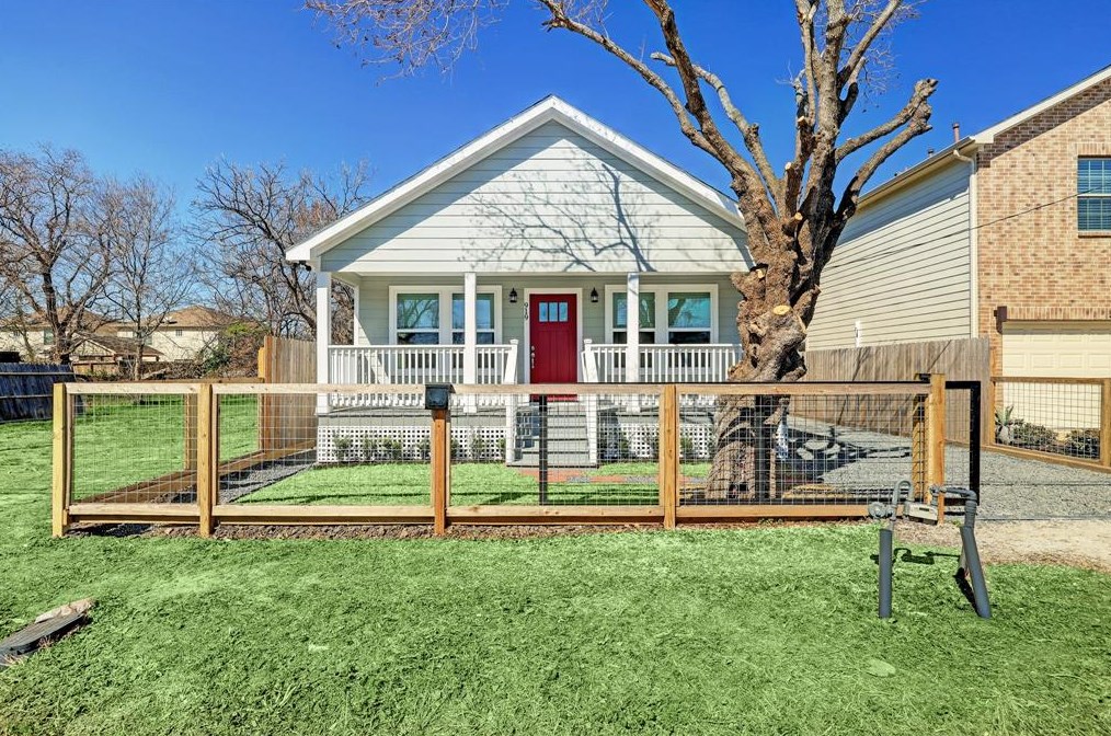 919 E 37th St, Houston, TX 77022
