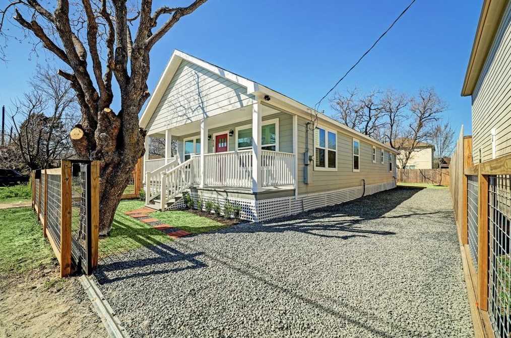 919 37th St, Houston TX  77022-5027 exterior