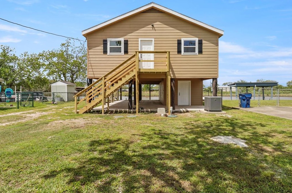 143 Bastrop Bayou Dr, Angleton, TX 77515-8371