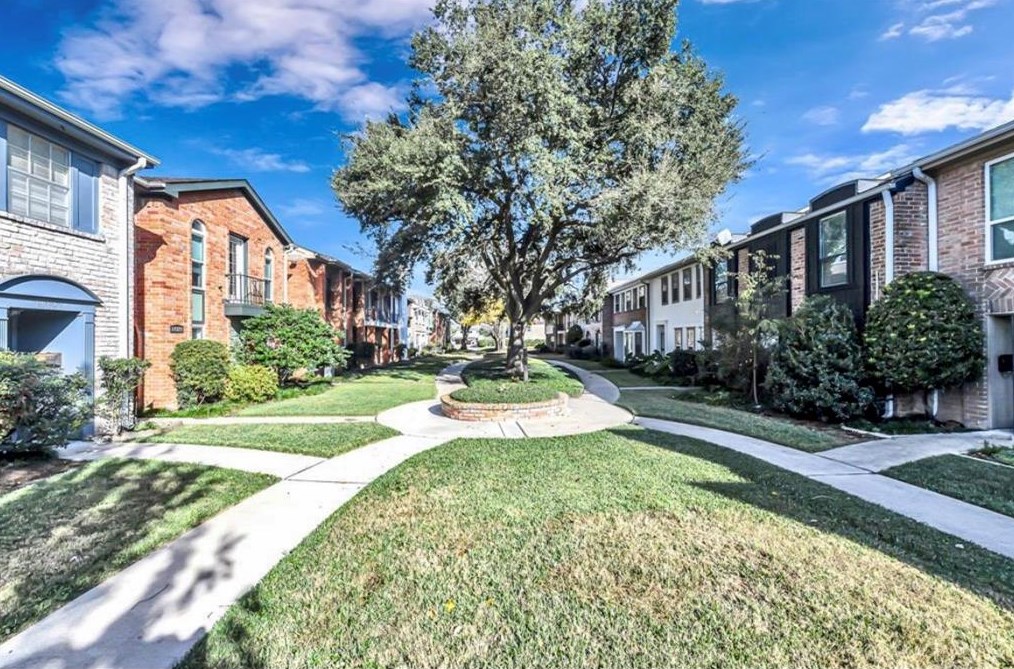 14325 Misty Meadow Ln, Houston, TX 77079