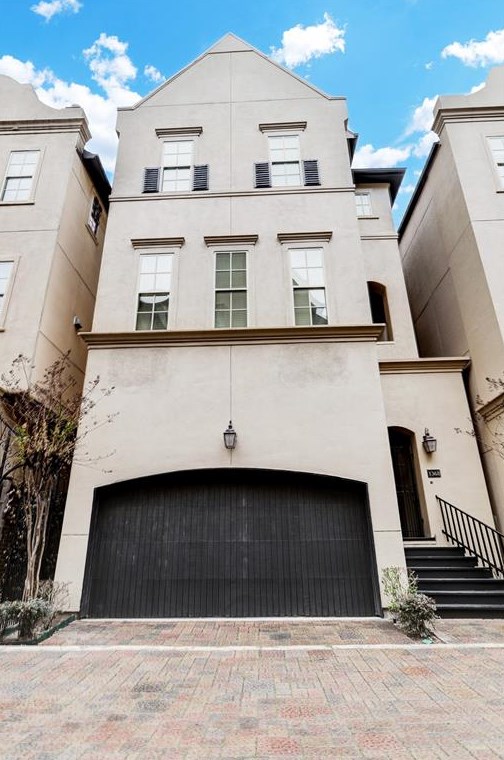 1368 W 25th St, Houston, TX 77008
