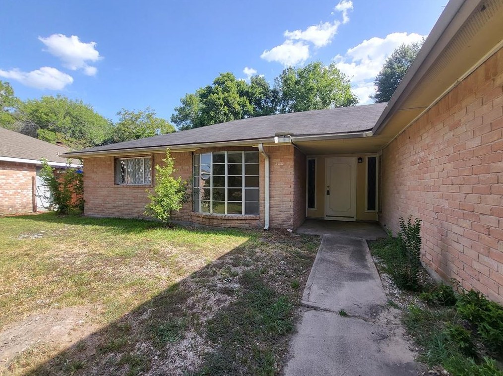 11111 Longcommon Dr, Houston, TX 77099-4711