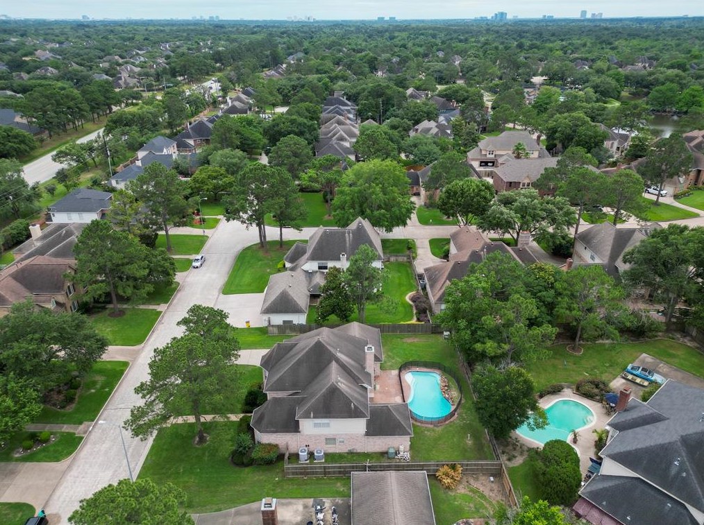 5611 Olympiad Dr, Houston, TX 77041-5527