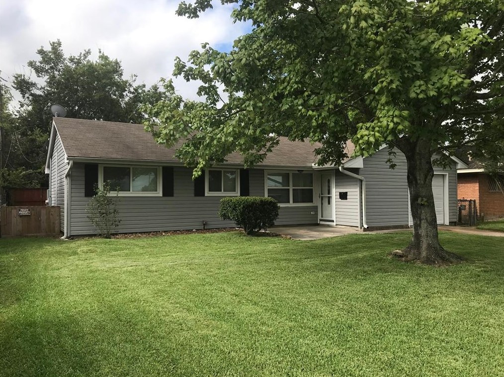 1302 Serpentine Dr, Houston, TX 77029
