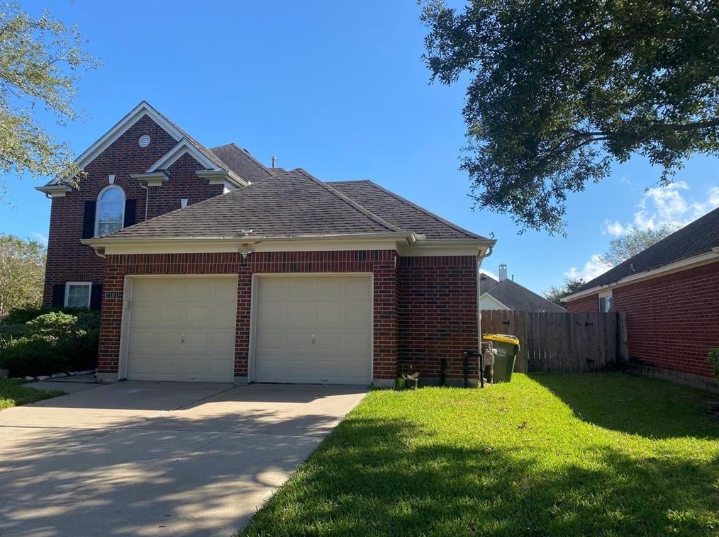 2101 Crestwind Ct, Pearland, TX 77584