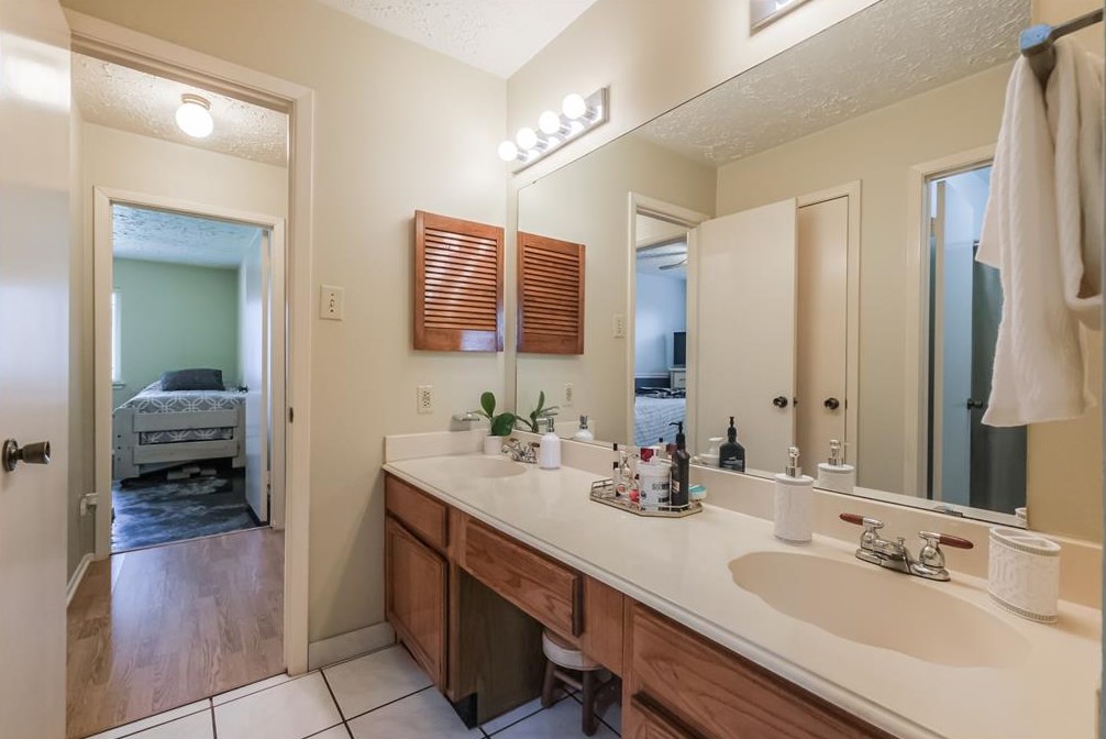 3719 Embarcadero Dr, Houston TX 77082-2905 exterior