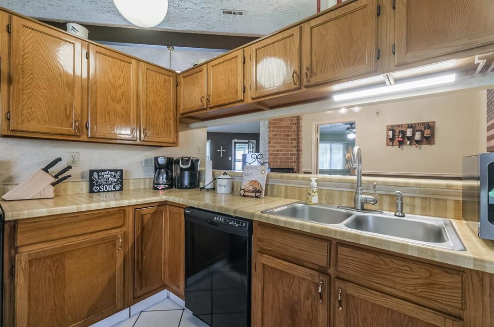 3719 Embarcadero Dr, Houston TX 77082-2905 exterior