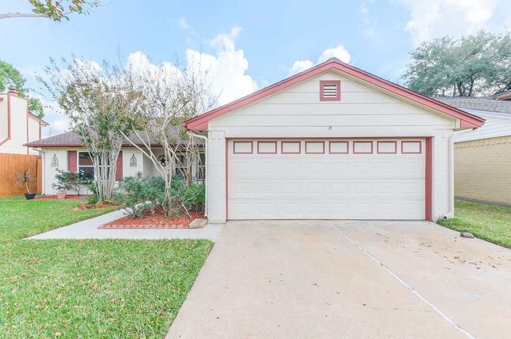 3719 Embarcadero Dr, Houston, TX 77082-2906