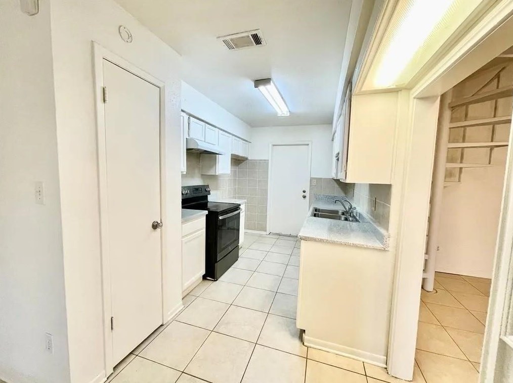 6207 Grandvale Dr, Houston, TX 77072