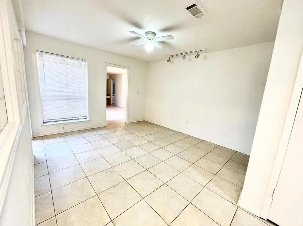 6207 Grandvale Dr, Houston TX  77072-1517 exterior