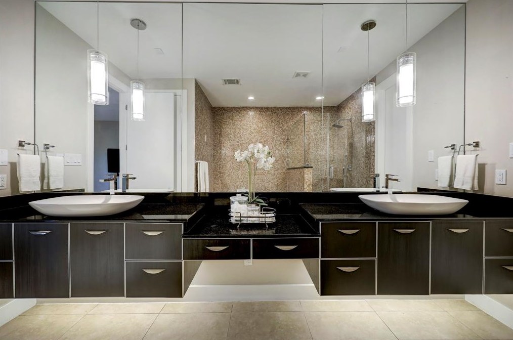 1411 Hickory St, Houston TX  77007-7733 exterior