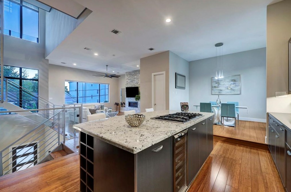 1411 Hickory St, Houston TX  77007-7733 exterior