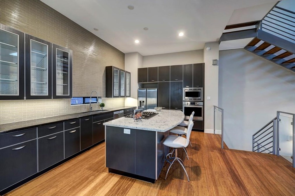 1411 Hickory St, Houston TX  77007-7733 exterior