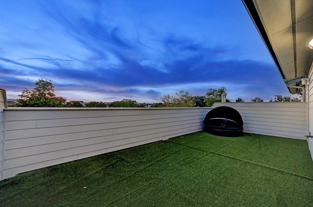 1411 Hickory St, Houston TX  77007-7733 exterior