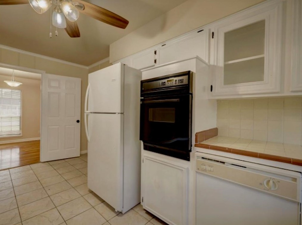 4734 Kingfisher Dr, Houston TX  77035-4920 exterior