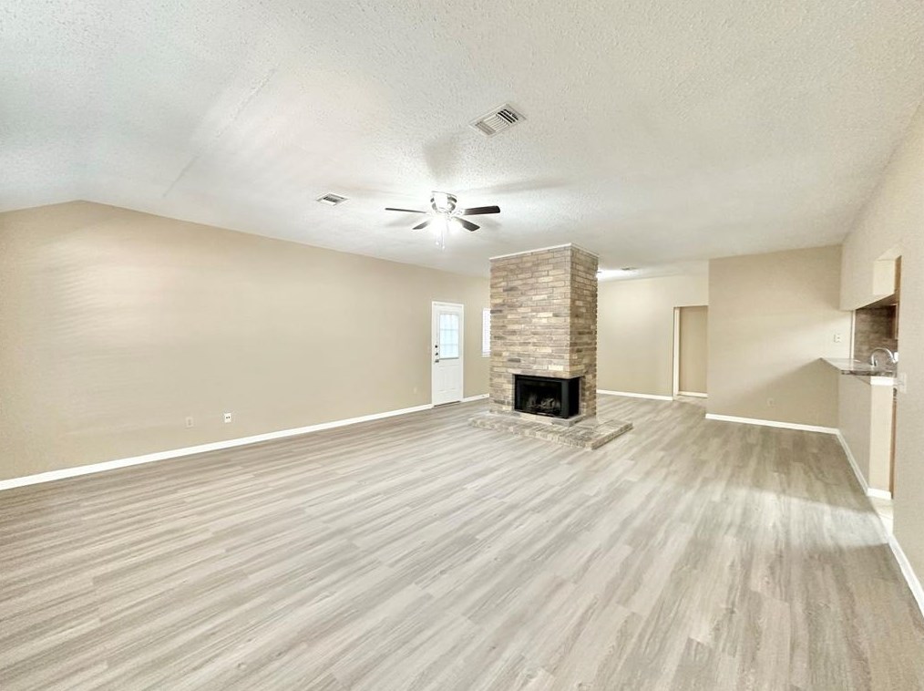 34 Quiet Peace Pl, Spring TX  77381-3233 exterior