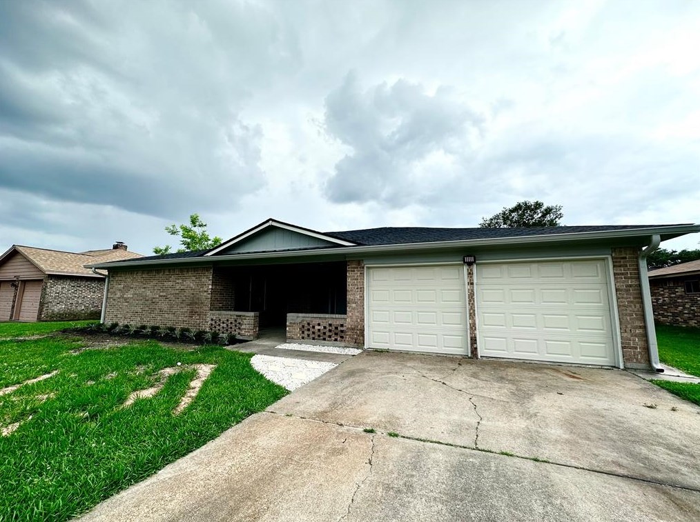 3106 Stacy Ln, Deer Park, TX 77536
