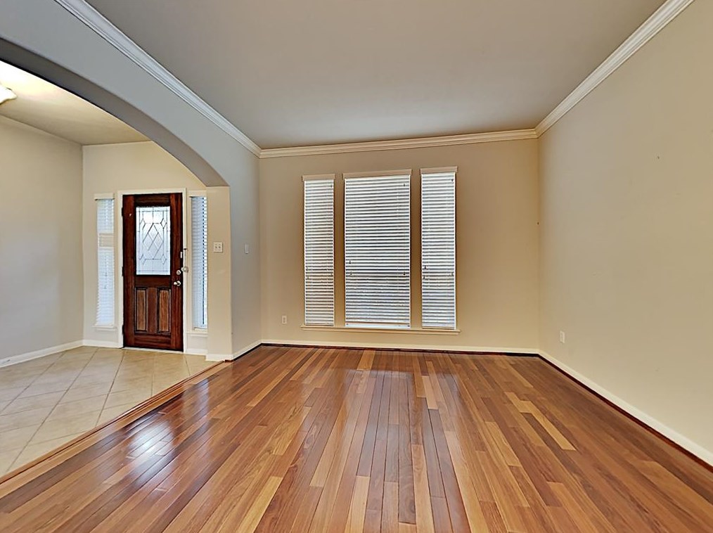 12515 Lynx Ln, Sugar Land, TX 77478-6337