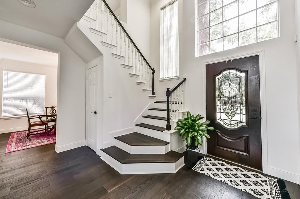 1322 Blackthorne Dr, Houston TX  77094-2944 exterior