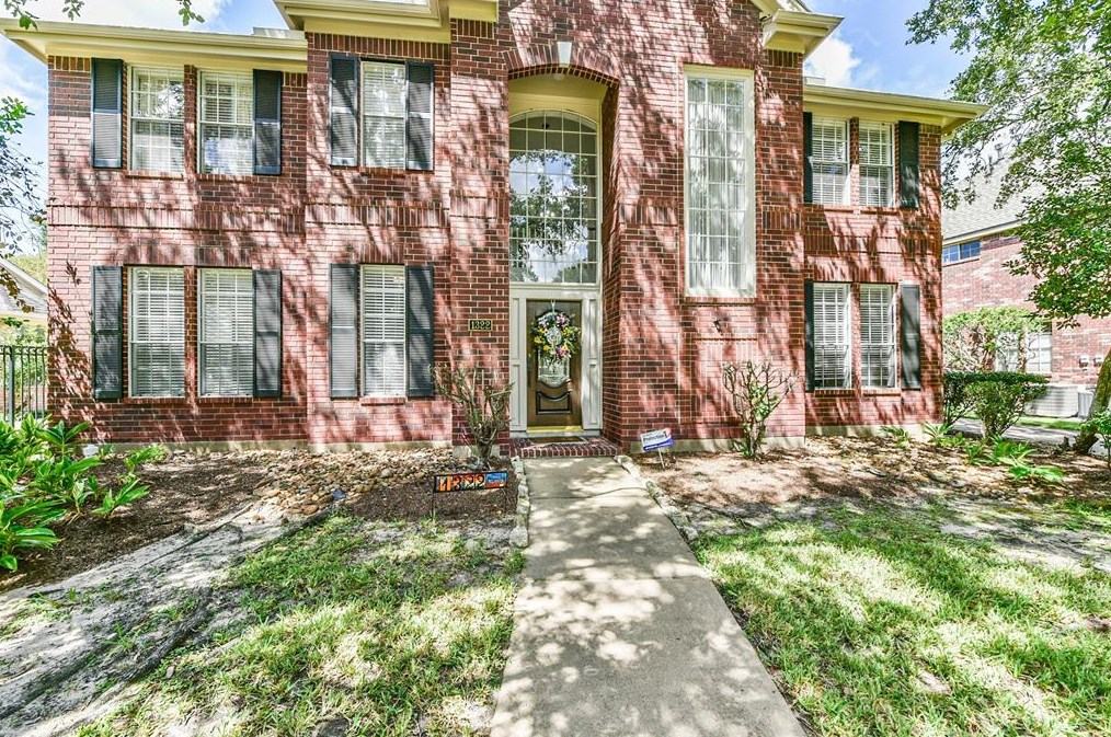 1322 Blackthorne Dr, Houston, TX 77094