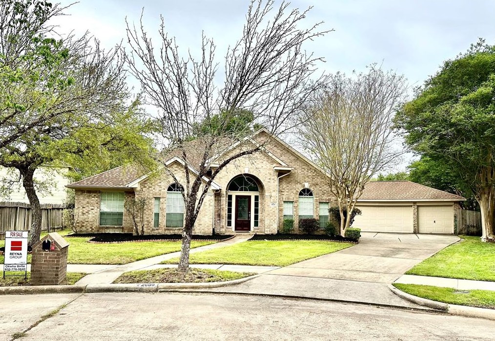 2605 Avery Ct, Taylor Lake Village, TX 77586-3357